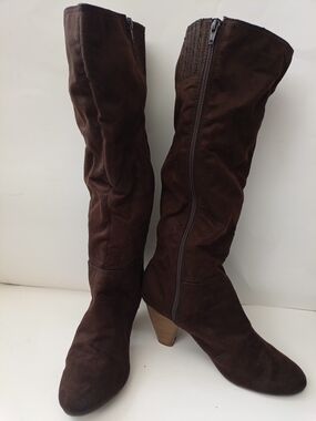 Women’s Chocolate Brown Faux Suede Mid-Heel Knee Boots Size 10